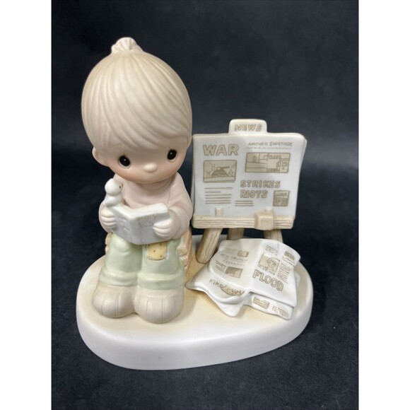 VTG Precious Moments Figure E4723‎ PEACE AMID THE STORM 1980 - Picture 1 of 10